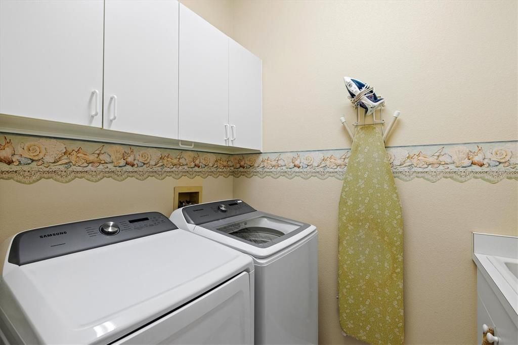 На продажу: $962,000 (3 спален, 2 ванн, 2055 Квадратных фут)