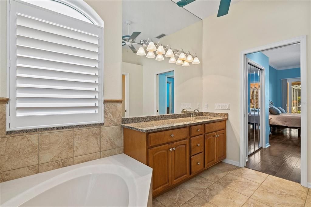 На продажу: $962,000 (3 спален, 2 ванн, 2055 Квадратных фут)