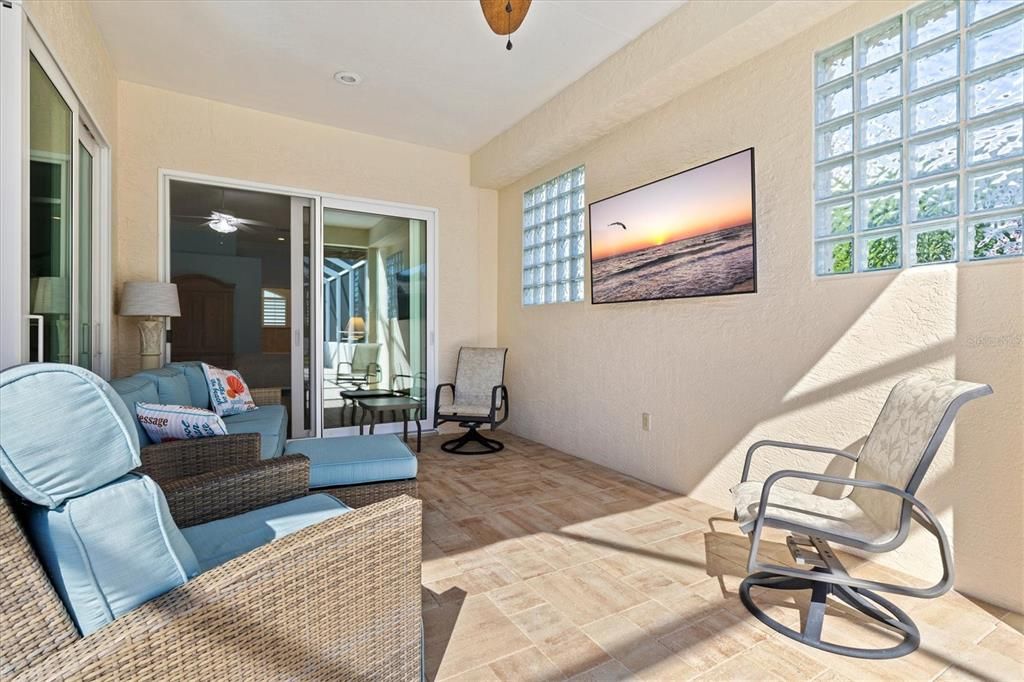 На продажу: $962,000 (3 спален, 2 ванн, 2055 Квадратных фут)