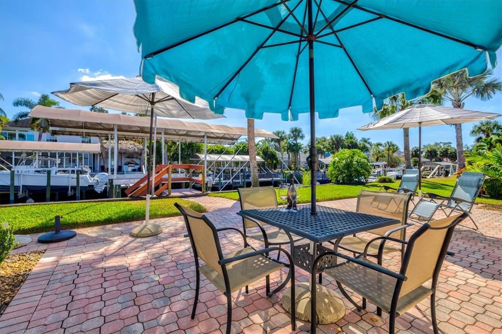 На продажу: $962,000 (3 спален, 2 ванн, 2055 Квадратных фут)