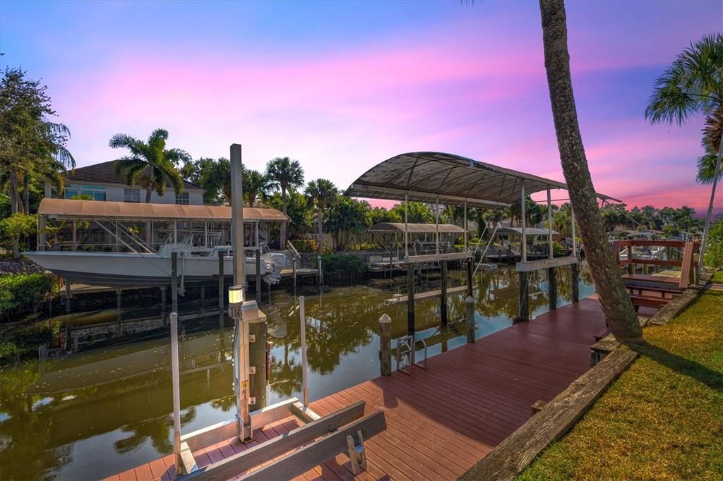 На продажу: $962,000 (3 спален, 2 ванн, 2055 Квадратных фут)