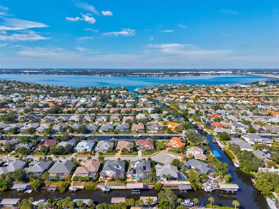 На продажу: $962,000 (3 спален, 2 ванн, 2055 Квадратных фут)