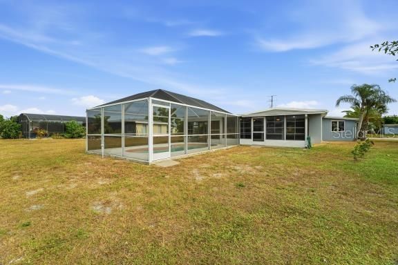 For Sale: $379,900 (3 beds, 2 baths, 1048 Square Feet)