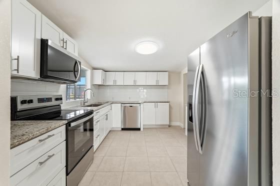 For Sale: $379,900 (3 beds, 2 baths, 1048 Square Feet)