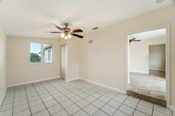 For Sale: $379,900 (3 beds, 2 baths, 1048 Square Feet)