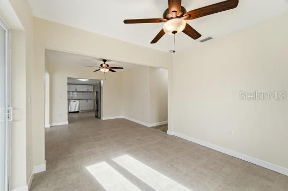 For Sale: $379,900 (3 beds, 2 baths, 1048 Square Feet)