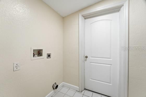 For Sale: $379,900 (3 beds, 2 baths, 1048 Square Feet)