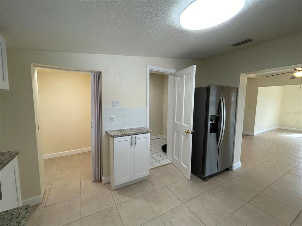 For Sale: $379,900 (3 beds, 2 baths, 1048 Square Feet)