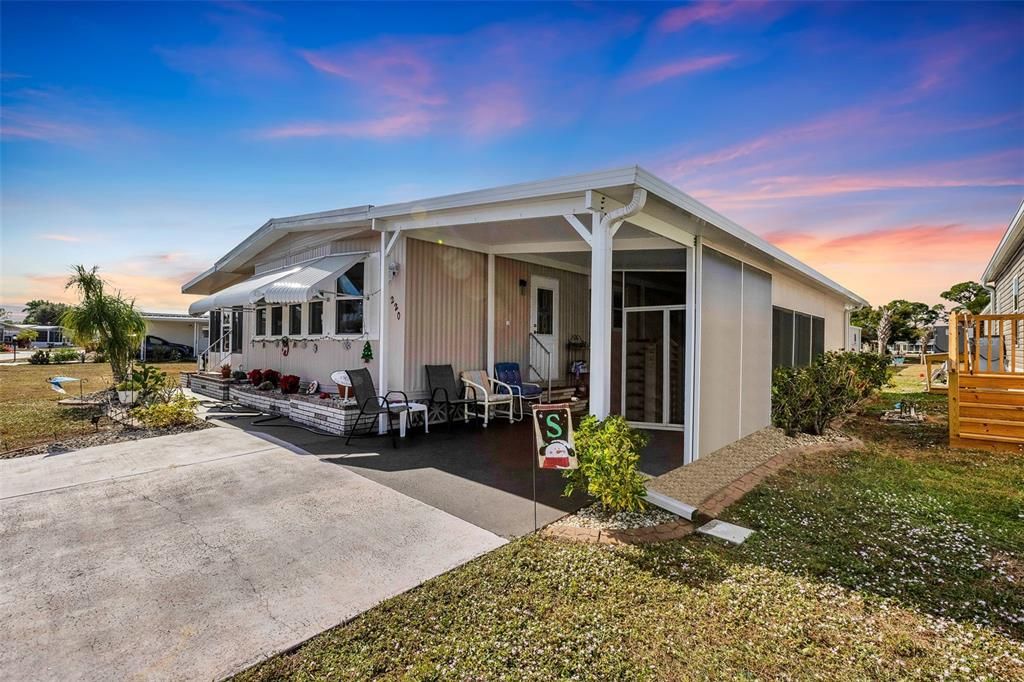 На продажу: $129,000 (2 спален, 2 ванн, 1100 Квадратных фут)