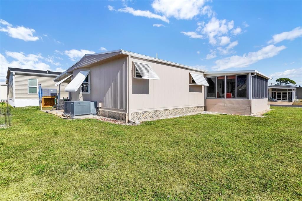 На продажу: $129,000 (2 спален, 2 ванн, 1100 Квадратных фут)