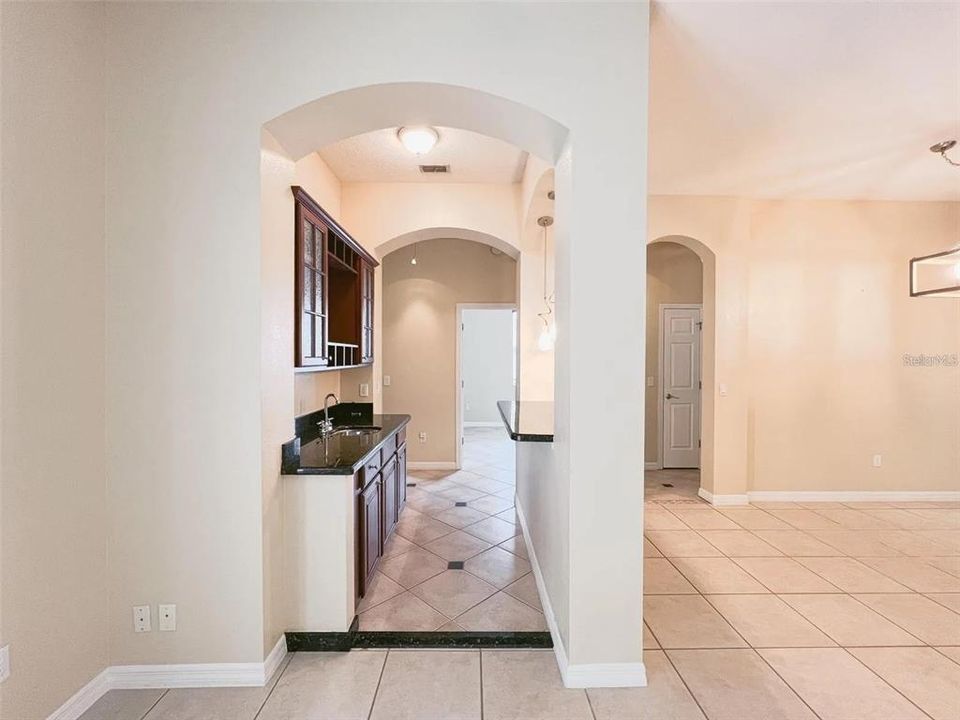 出租: $3,595 (4 贝兹, 3 浴室, 2222 平方英尺)