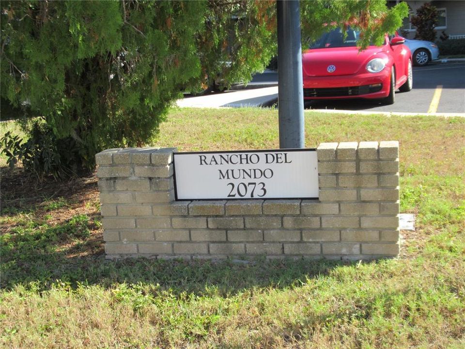 For Sale: $265,000 (2 beds, 2 baths, 1400 Square Feet)