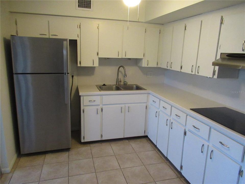 For Sale: $265,000 (2 beds, 2 baths, 1400 Square Feet)