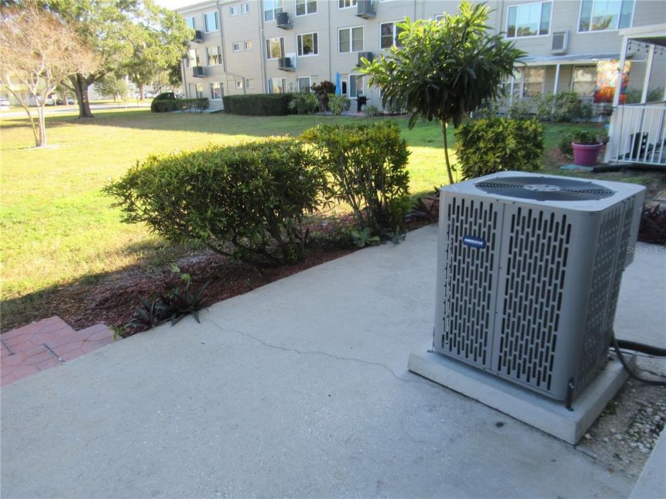 For Sale: $265,000 (2 beds, 2 baths, 1400 Square Feet)