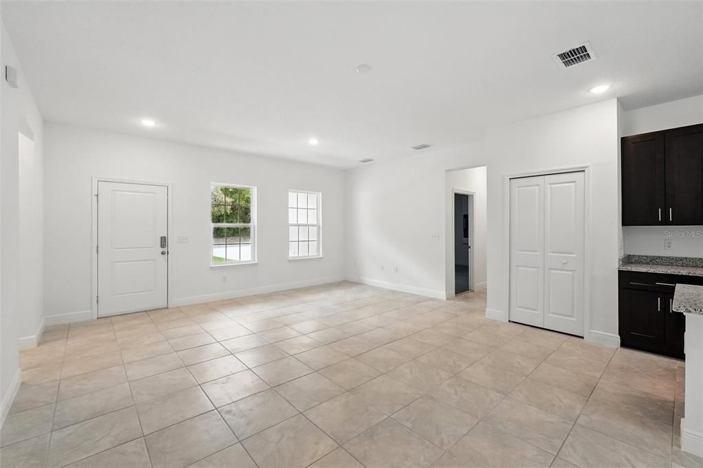 For Sale: $259,000 (4 beds, 2 baths, 1580 Square Feet)