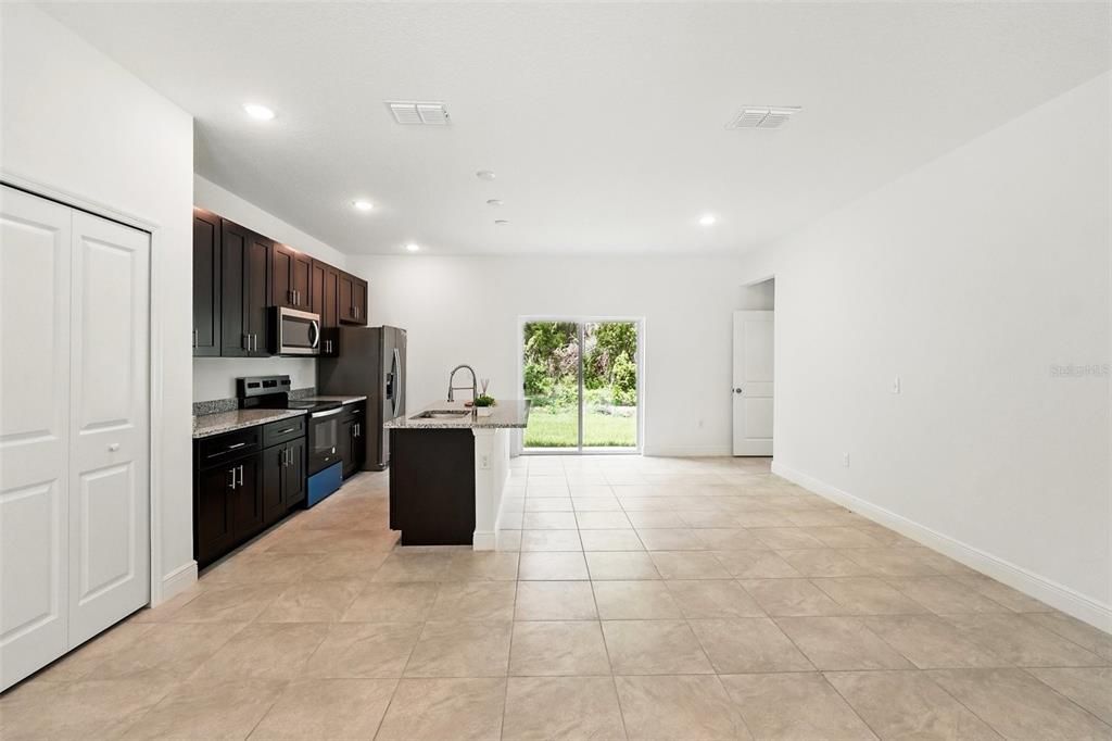 For Sale: $259,000 (4 beds, 2 baths, 1580 Square Feet)