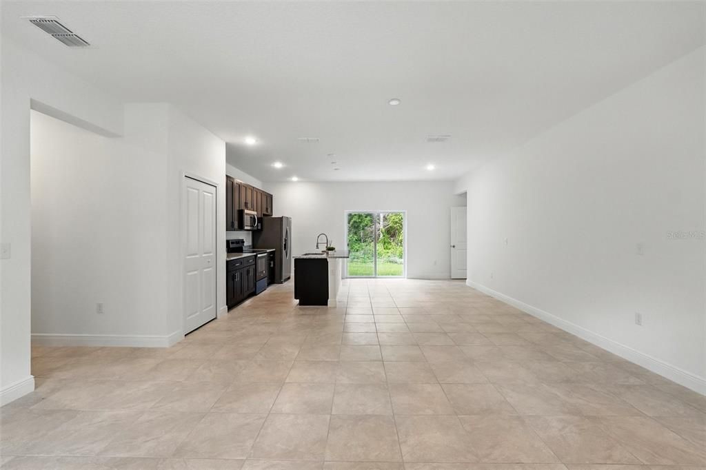 For Sale: $259,000 (4 beds, 2 baths, 1580 Square Feet)