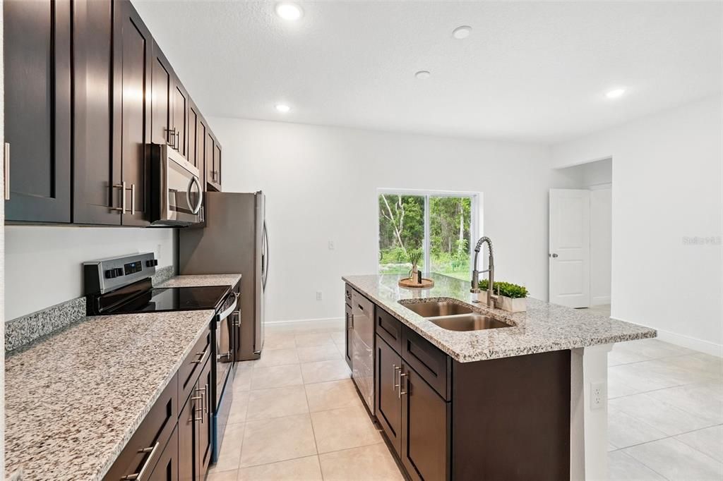 For Sale: $259,000 (4 beds, 2 baths, 1580 Square Feet)