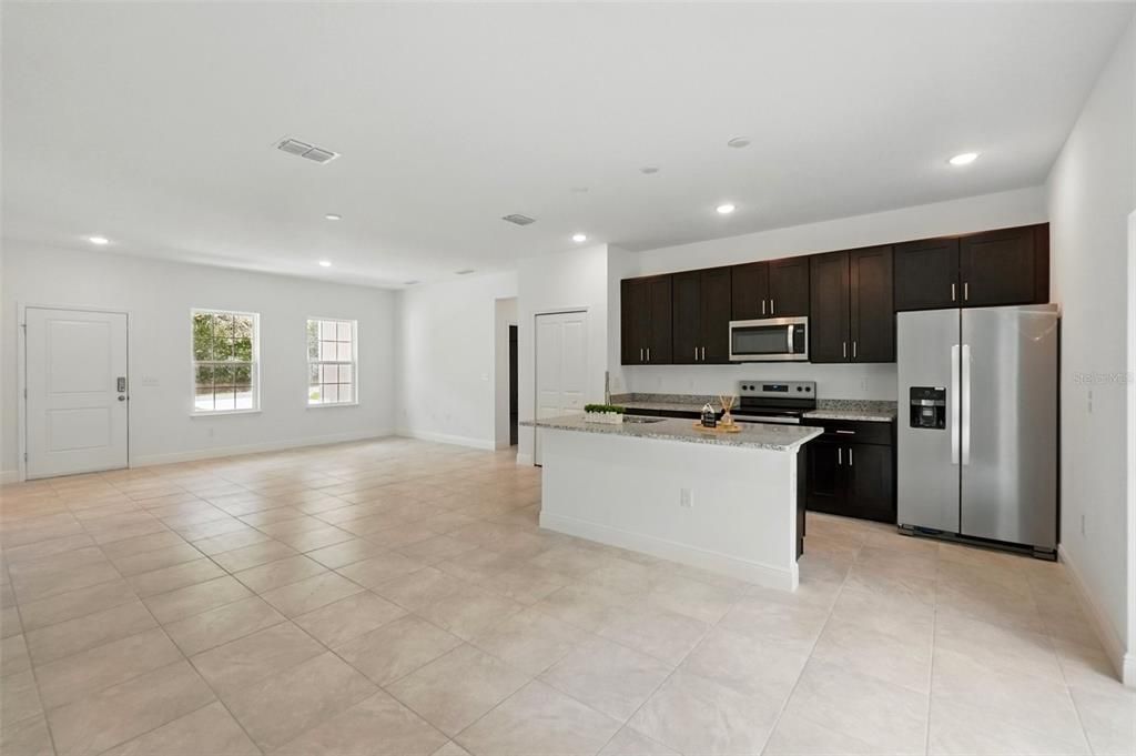 For Sale: $259,000 (4 beds, 2 baths, 1580 Square Feet)