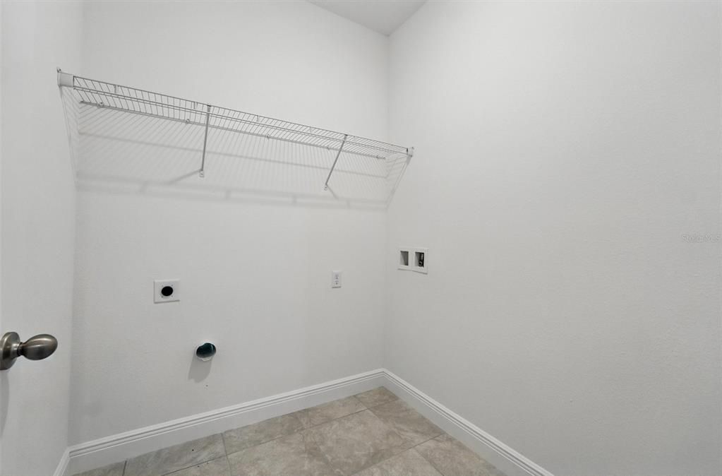 For Sale: $259,000 (4 beds, 2 baths, 1580 Square Feet)