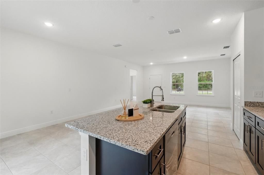 For Sale: $259,000 (4 beds, 2 baths, 1580 Square Feet)