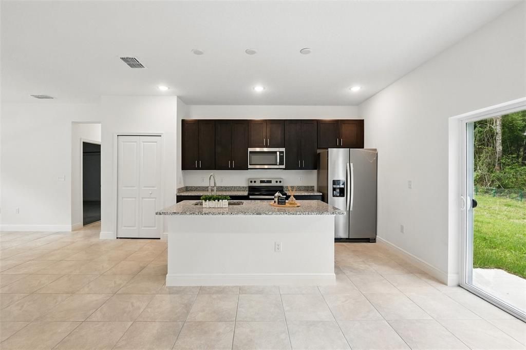 For Sale: $259,000 (4 beds, 2 baths, 1580 Square Feet)