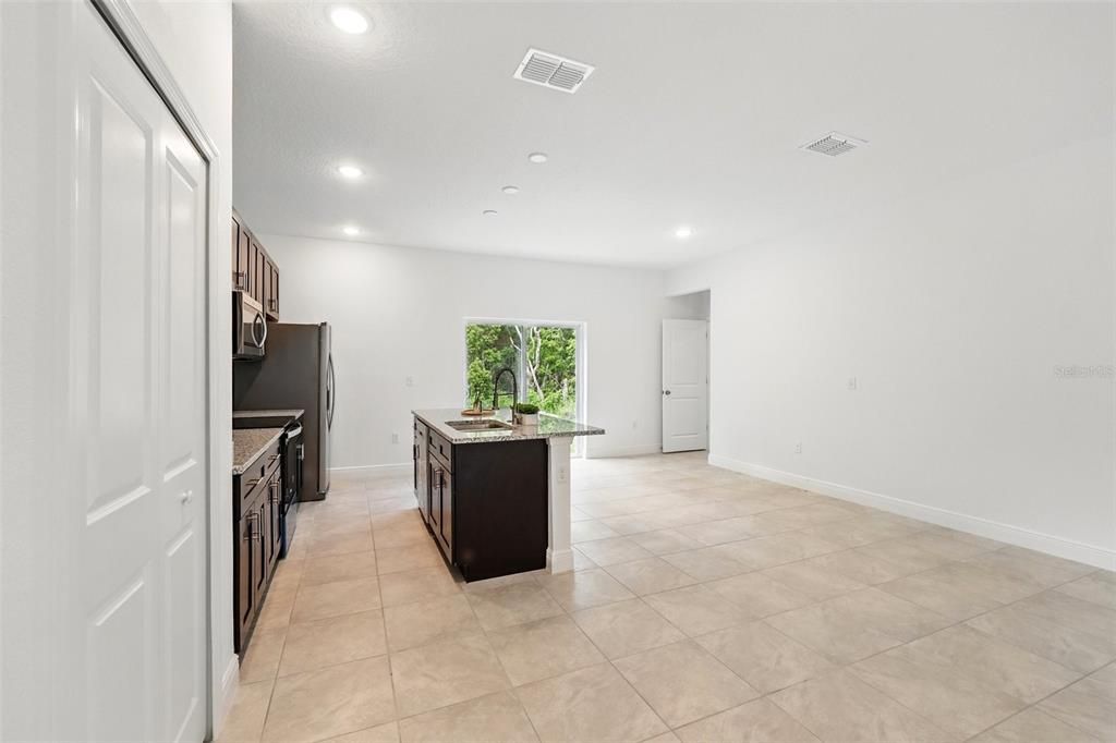 For Sale: $259,000 (4 beds, 2 baths, 1580 Square Feet)