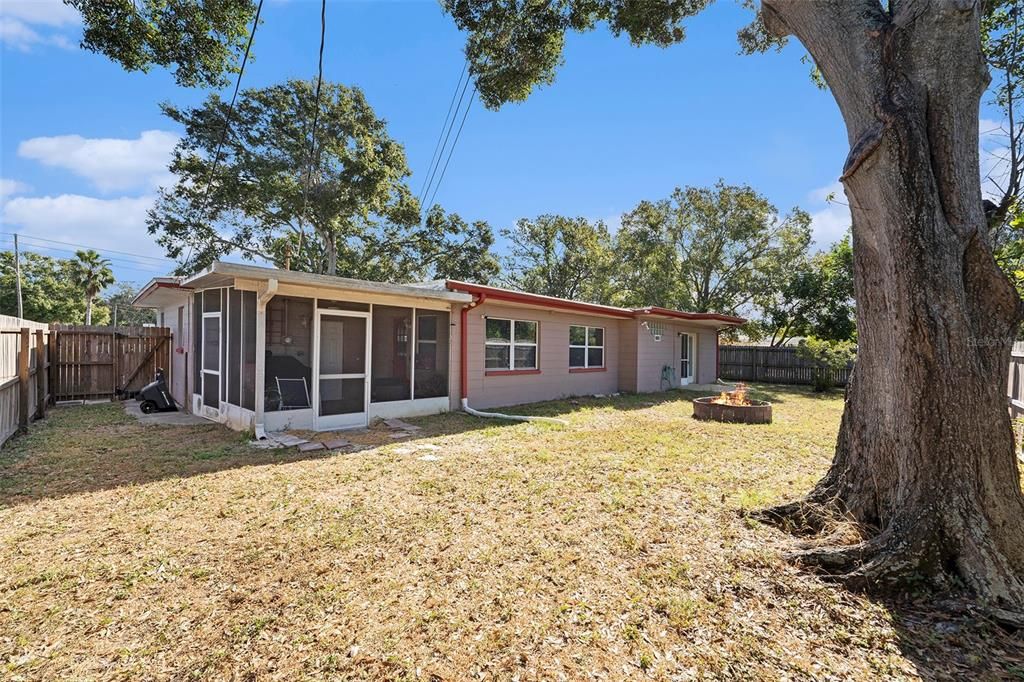 For Sale: $410,000 (3 beds, 2 baths, 1696 Square Feet)