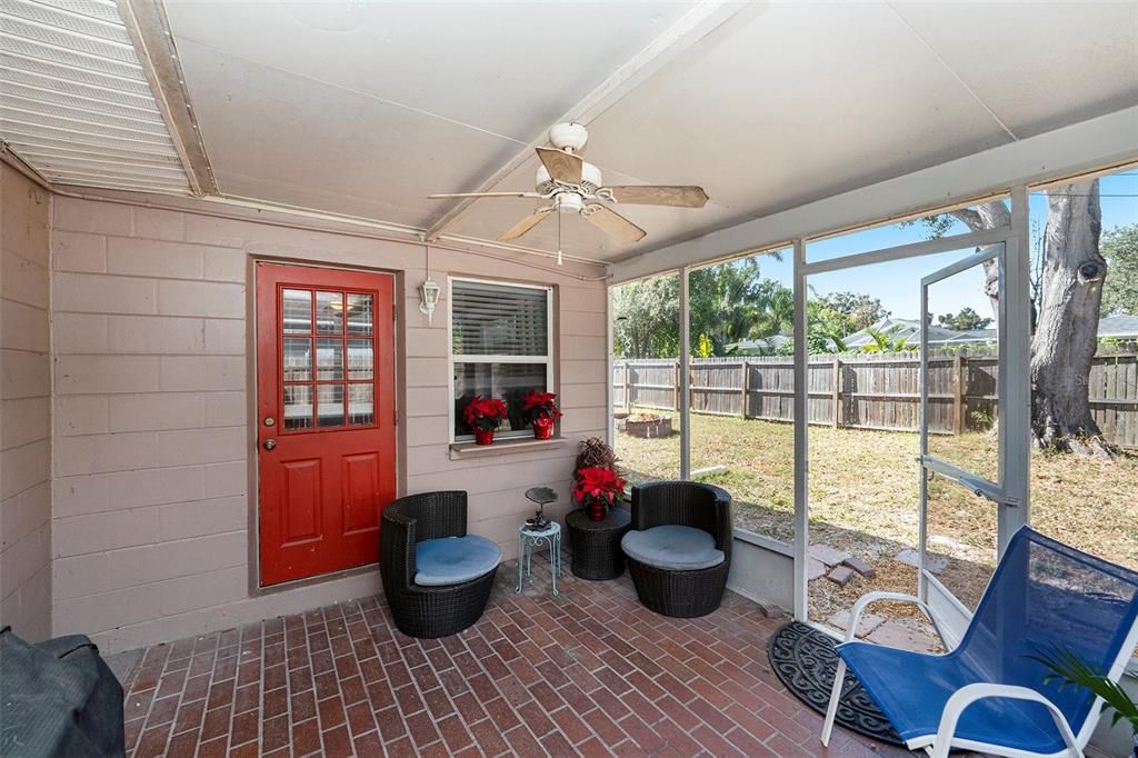 For Sale: $410,000 (3 beds, 2 baths, 1696 Square Feet)