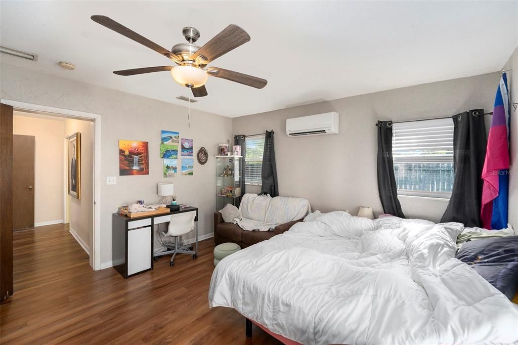 For Sale: $410,000 (3 beds, 2 baths, 1696 Square Feet)