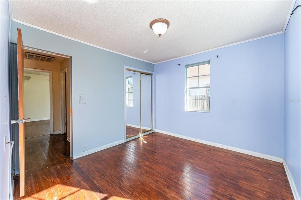 待售: $99,900 (2 贝兹, 2 浴室, 720 平方英尺)