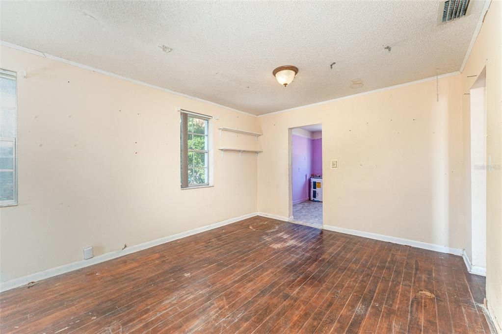 待售: $99,900 (2 贝兹, 2 浴室, 720 平方英尺)