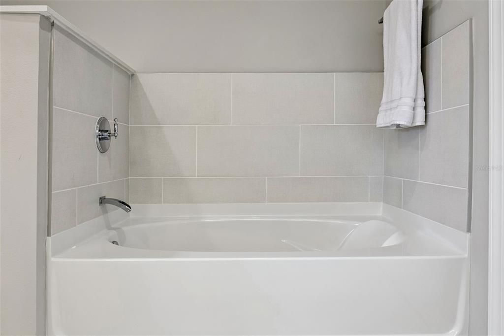 En Venta: $445,000 (3 camas, 3 baños, 1568 Pies cuadrados)