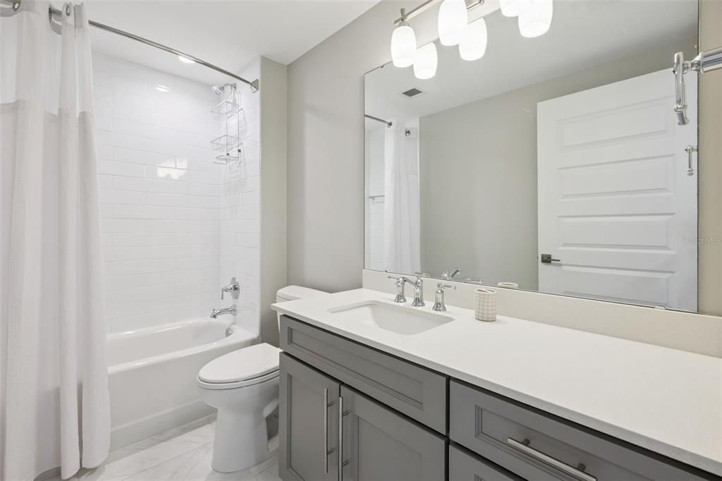 En Venta: $445,000 (3 camas, 3 baños, 1568 Pies cuadrados)