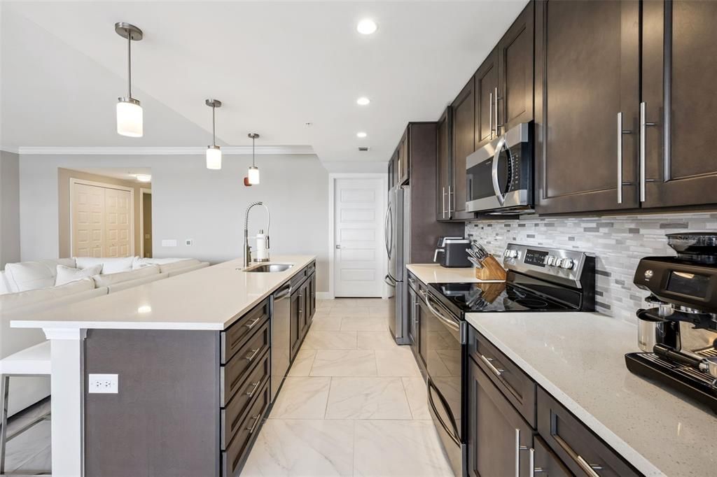 En Venta: $445,000 (3 camas, 3 baños, 1568 Pies cuadrados)