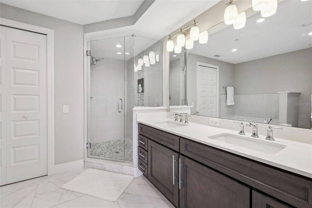 En Venta: $445,000 (3 camas, 3 baños, 1568 Pies cuadrados)