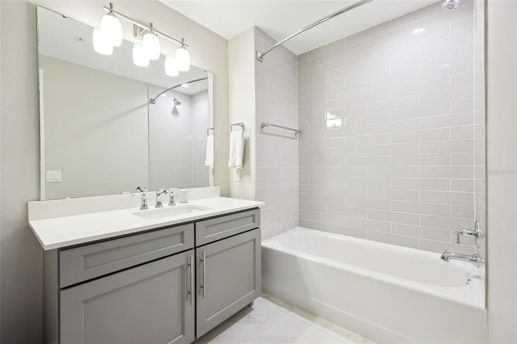 En Venta: $445,000 (3 camas, 3 baños, 1568 Pies cuadrados)