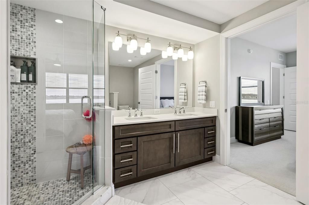 En Venta: $445,000 (3 camas, 3 baños, 1568 Pies cuadrados)