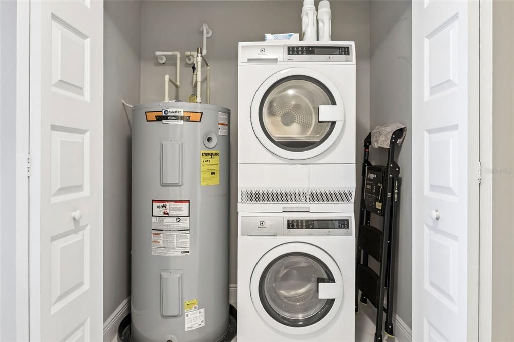 En Venta: $445,000 (3 camas, 3 baños, 1568 Pies cuadrados)