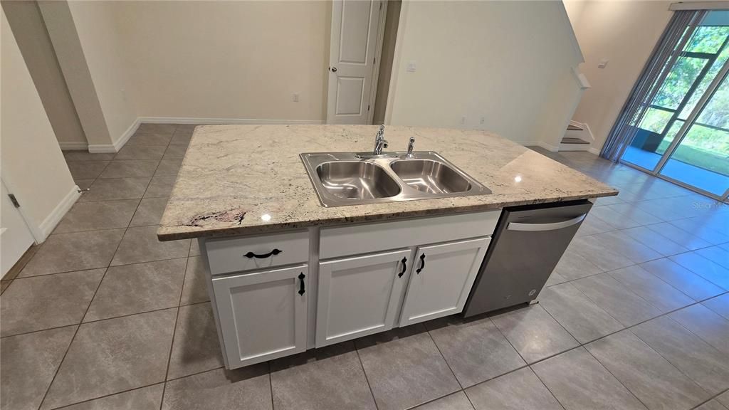 For Sale: $275,000 (3 beds, 2 baths, 1695 Square Feet)