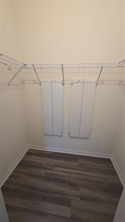 For Sale: $275,000 (3 beds, 2 baths, 1695 Square Feet)