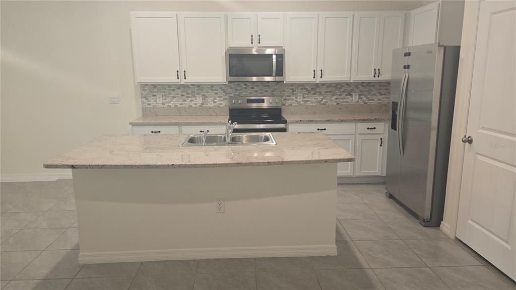 For Sale: $275,000 (3 beds, 2 baths, 1695 Square Feet)