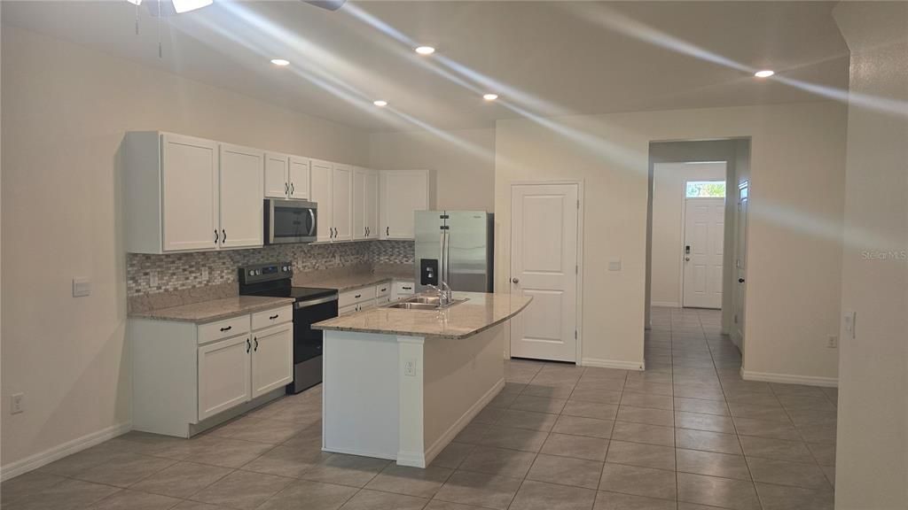 For Sale: $275,000 (3 beds, 2 baths, 1695 Square Feet)