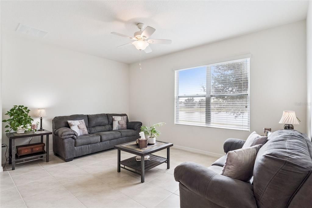 En Venta: $360,000 (4 camas, 2 baños, 1846 Pies cuadrados)