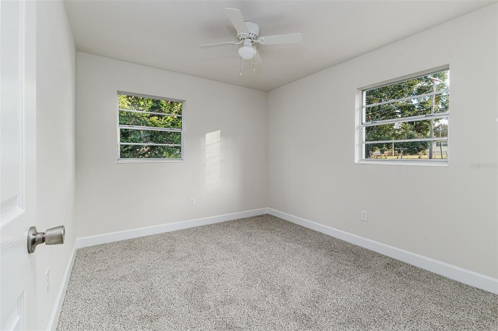 待售: $229,950 (3 贝兹, 1 浴室, 864 平方英尺)