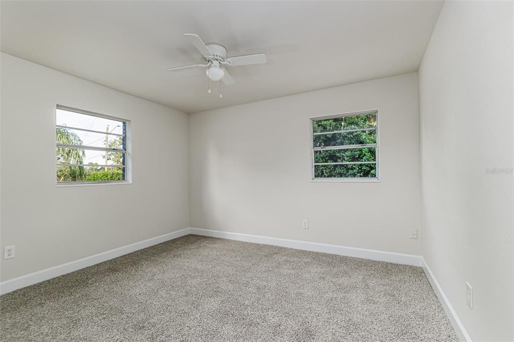 待售: $229,950 (3 贝兹, 1 浴室, 864 平方英尺)