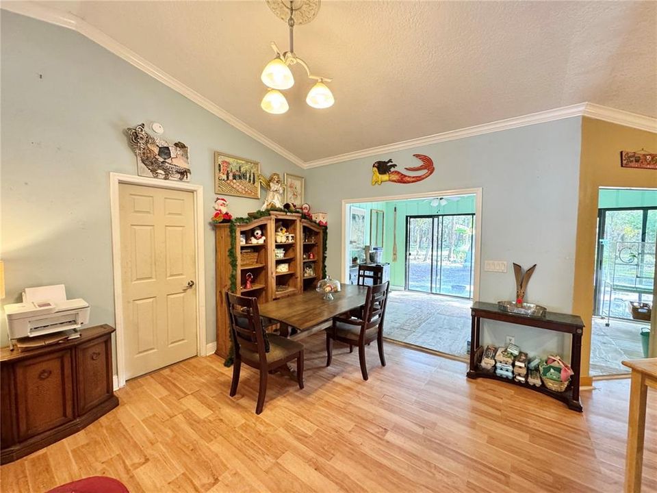 待售: $474,900 (2 贝兹, 2 浴室, 1717 平方英尺)