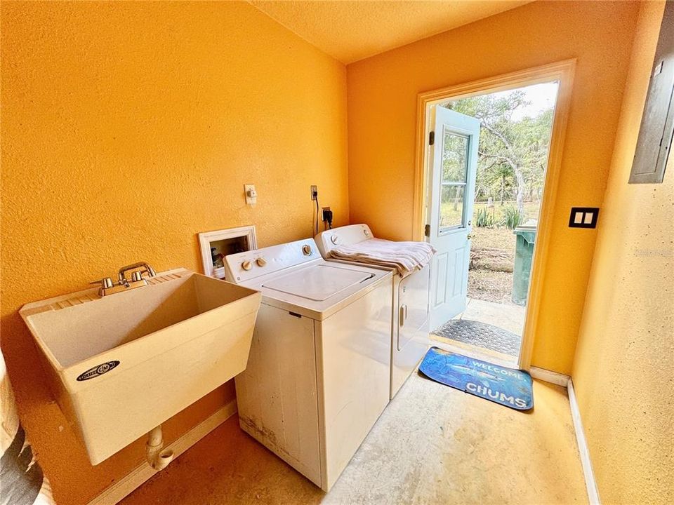 待售: $474,900 (2 贝兹, 2 浴室, 1717 平方英尺)