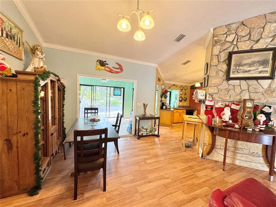 待售: $474,900 (2 贝兹, 2 浴室, 1717 平方英尺)