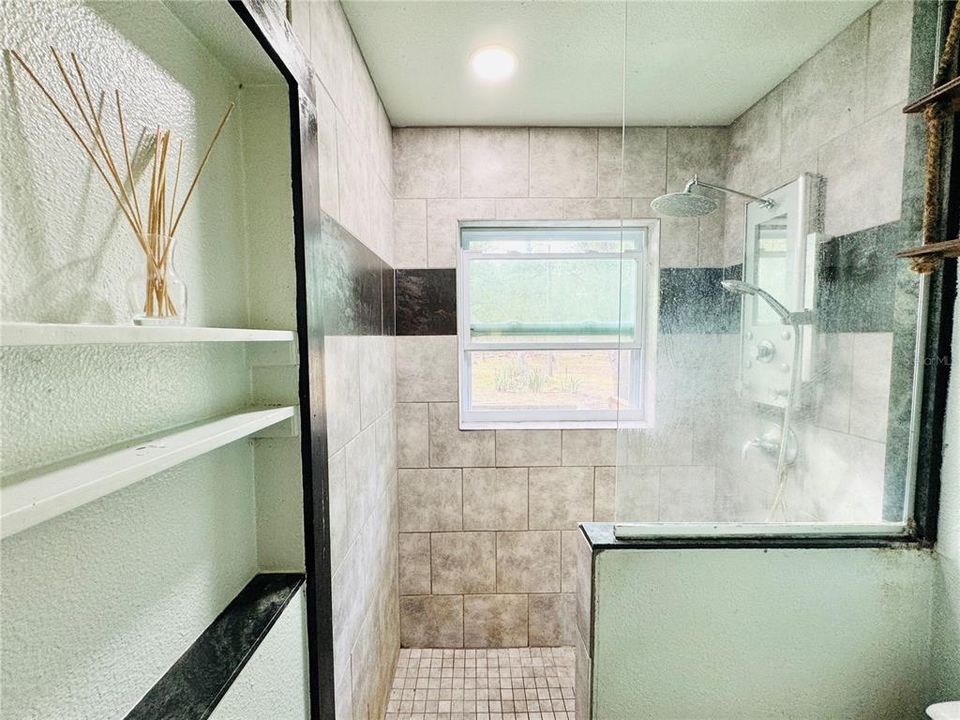 待售: $474,900 (2 贝兹, 2 浴室, 1717 平方英尺)